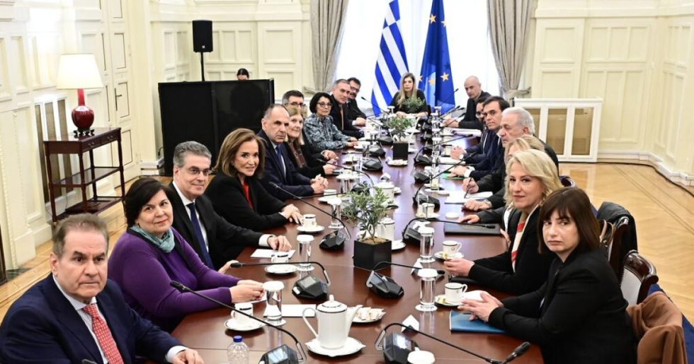 Τα σενάρια για την επόμενη μέρα